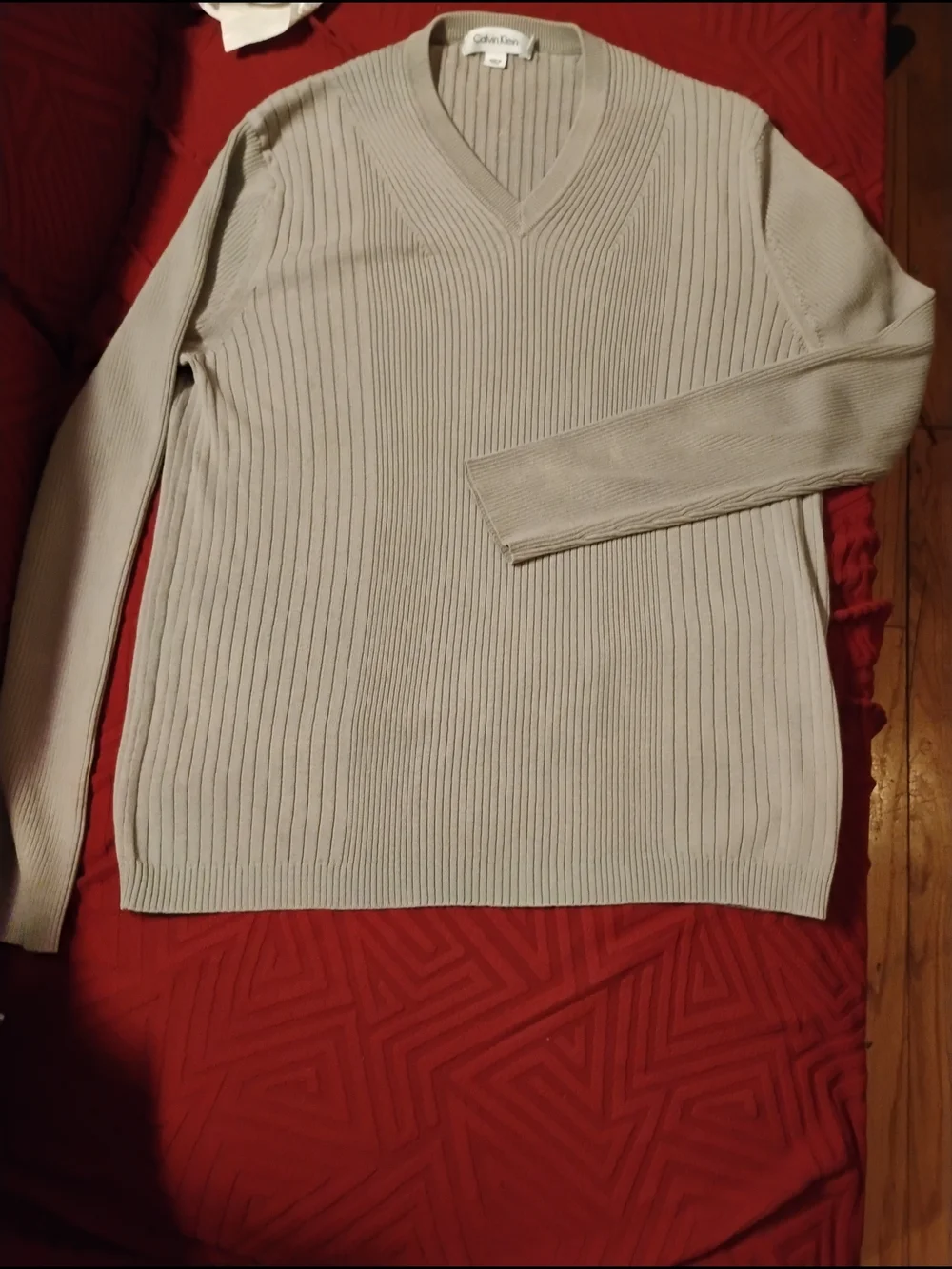Calvin Klein Ribbed V-Neck Sweater in Beige 22 inches p2p - Picture 5 of 7